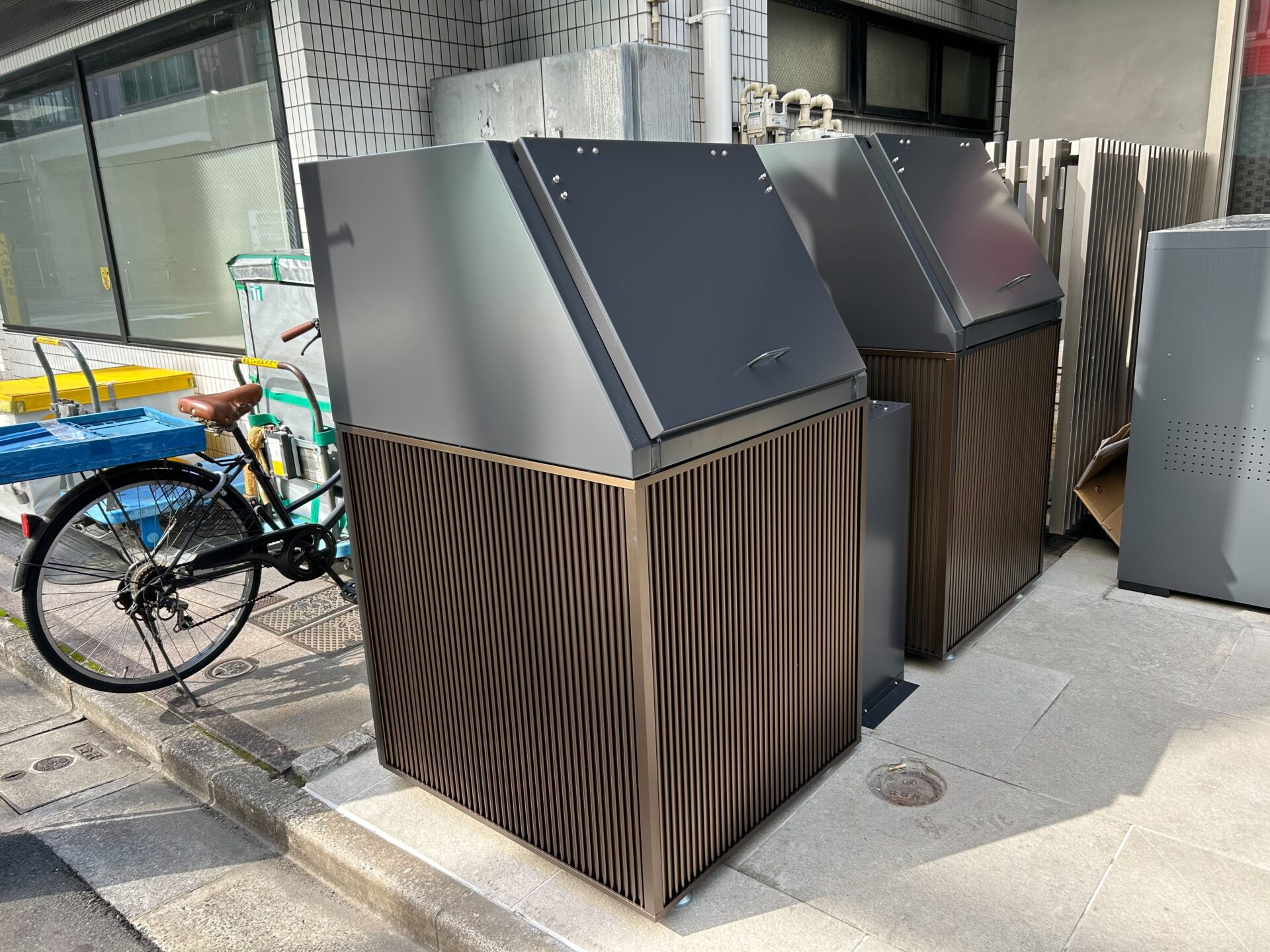 ステンレス焼付塗装 側面スパンドレル貼り